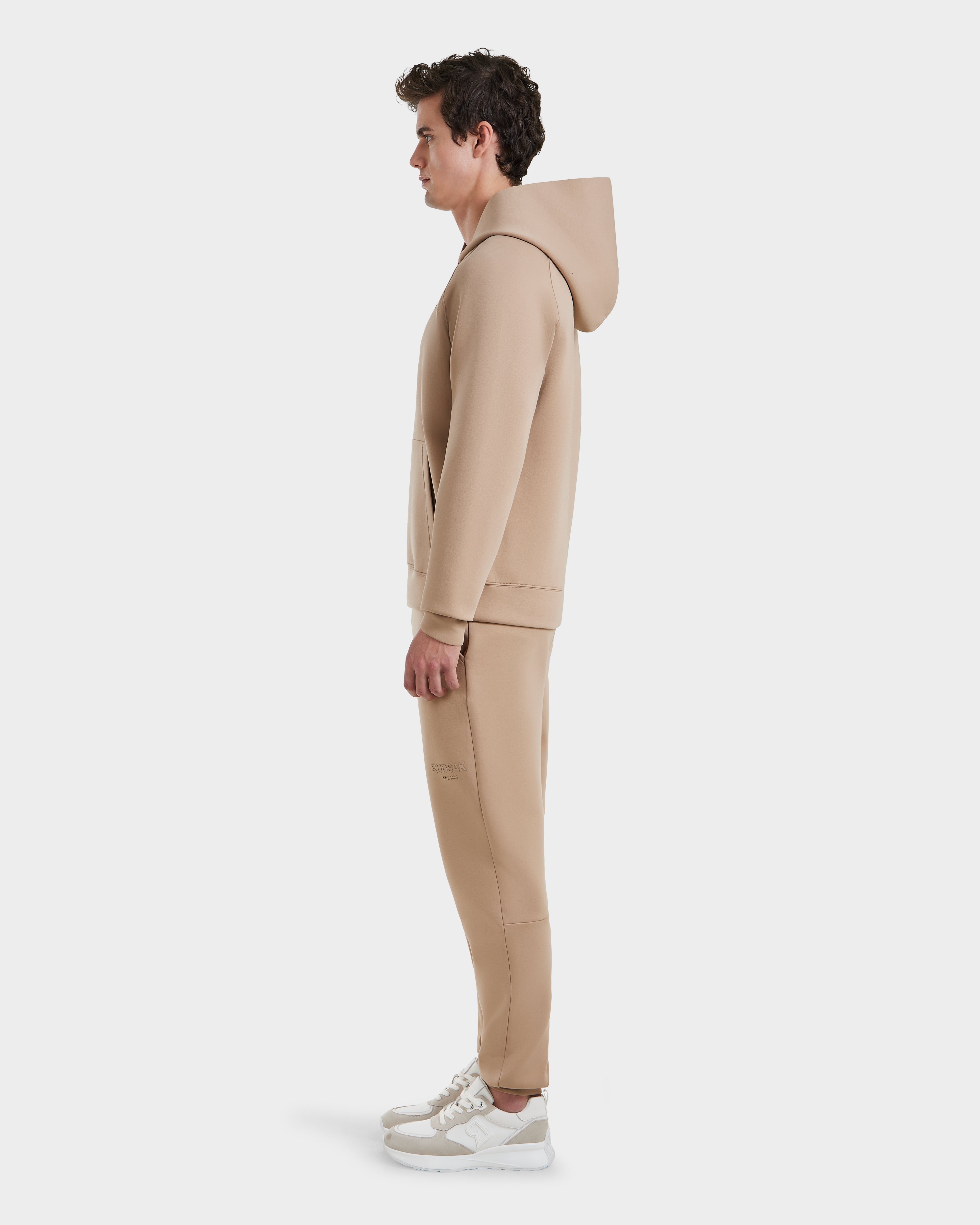 BRIAR - 9525001 Almond M